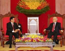 Tổng Bí thư tiếp Thủ tướng Lào Thongloun Sisoulith